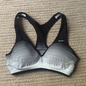 Brooks medium impact sports bra, size Medium